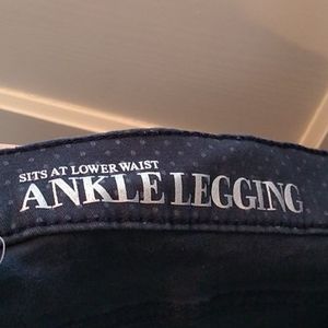 NY&C small dot patterned blue jeans